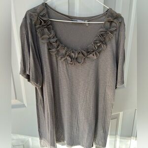 Forever Fashion woman 2X Taupe short sleeve. Accent Neck. Scoop. Very soft.
